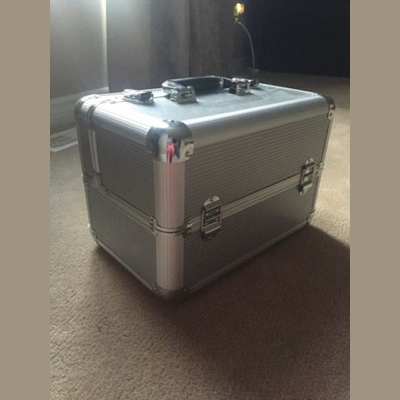 Picture of Makeup Train Case Broken Hinge Used Free