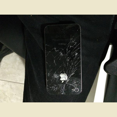 Picture of iPhone 4S Broken Backglass Free